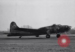 Standbild 8 Bomber Command Vereinigtes Königreich, 1944, aus Sekunde 36 historischem Filmmaterial Videoclip 65675034808