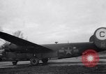 Standbild 8 Bomber Command Vereinigtes Königreich, 1944, aus Sekunde 40 historischem Filmmaterial Videoclip 65675034808
