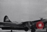 Standbild 8 Bomber Command Vereinigtes Königreich, 1944, aus Sekunde 53 historischem Filmmaterial Videoclip 65675034808
