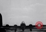 Standbild 8 Bomber Command Vereinigtes Königreich, 1944, aus Sekunde 56 historischem Filmmaterial Videoclip 65675034808
