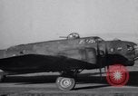 Standbild 8 Bomber Command Vereinigtes Königreich, 1944, aus Sekunde 58 historischem Filmmaterial Videoclip 65675034808