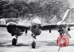 Standbild USAAF Kampfjets eskortieren B-17 Bomber Deutschland, 1943, aus Sekunde 33 historischem Filmmaterial Videoclip 65675034816