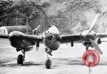 Standbild USAAF Kampfjets eskortieren B-17 Bomber Deutschland, 1943, aus Sekunde 34 historischem Filmmaterial Videoclip 65675034816