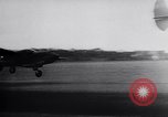 Standbild USAAF Kampfjets eskortieren B-17 Bomber Deutschland, 1943, aus Sekunde 48 historischem Filmmaterial Videoclip 65675034816