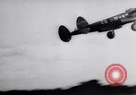 Standbild USAAF Kampfjets eskortieren B-17 Bomber Deutschland, 1943, aus Sekunde 50 historischem Filmmaterial Videoclip 65675034816