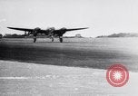 Standbild USAAF Kampfjets eskortieren B-17 Bomber Deutschland, 1943, aus Sekunde 53 historischem Filmmaterial Videoclip 65675034816