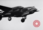Standbild USAAF Kampfjets eskortieren B-17 Bomber Deutschland, 1943, aus Sekunde 57 historischem Filmmaterial Videoclip 65675034816