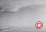 Standbild P-47 Thunderbolt Flugzeuge eskortieren B-17 Bomber Emden Deutschland, 1943, aus Sekunde 9 historischem Filmmaterial Videoclip 65675034817