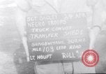 Standbild LKW geparkt Ledo Road Tingkawk Birma, 1945, aus Sekunde 1 historischem Filmmaterial Videoclip 65675034822