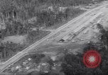 Standbild LKW geparkt Ledo Road Tingkawk Birma, 1945, aus Sekunde 35 historischem Filmmaterial Videoclip 65675034822
