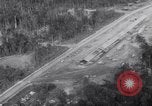 Standbild LKW geparkt Ledo Road Tingkawk Birma, 1945, aus Sekunde 36 historischem Filmmaterial Videoclip 65675034822
