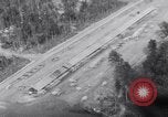 Standbild LKW geparkt Ledo Road Tingkawk Birma, 1945, aus Sekunde 40 historischem Filmmaterial Videoclip 65675034822