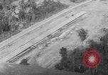 Standbild LKW geparkt Ledo Road Tingkawk Birma, 1945, aus Sekunde 43 historischem Filmmaterial Videoclip 65675034822