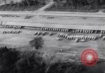 Standbild LKW geparkt Ledo Road Tingkawk Birma, 1945, aus Sekunde 50 historischem Filmmaterial Videoclip 65675034822