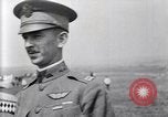 Immagine di Il capitano di un C Balsley di Lafayette Escadrille su aria Memorial Day Hollywood California USA, 1919, secondo 17 filmato di repertorio 65675034838