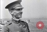 Immagine di Il capitano di un C Balsley di Lafayette Escadrille su aria Memorial Day Hollywood California USA, 1919, secondo 30 filmato di repertorio 65675034838