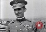 Immagine di Il capitano di un C Balsley di Lafayette Escadrille su aria Memorial Day Hollywood California USA, 1919, secondo 34 filmato di repertorio 65675034838