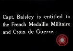 Immagine di Il capitano di un C Balsley di Lafayette Escadrille su aria Memorial Day Hollywood California USA, 1919, secondo 41 filmato di repertorio 65675034838