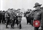 Immagine di Il capitano di un C Balsley di Lafayette Escadrille su aria Memorial Day Hollywood California USA, 1919, secondo 56 filmato di repertorio 65675034838
