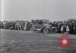 Image foule montres formation d'avions sur le Jour commémoratif de l'air Hollywood California USA, 1919, de la seconde 24 séquences d'archives historiques vidéo 65675034841