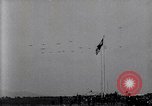 Image foule montres formation d'avions sur le Jour commémoratif de l'air Hollywood California USA, 1919, de la seconde 40 séquences d'archives historiques vidéo 65675034841