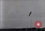 Image foule montres formation d'avions sur le Jour commémoratif de l'air Hollywood California USA, 1919, de la seconde 42 séquences d'archives historiques vidéo 65675034841