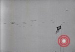 Image foule montres formation d'avions sur le Jour commémoratif de l'air Hollywood California USA, 1919, de la seconde 44 séquences d'archives historiques vidéo 65675034841