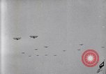 Image foule montres formation d'avions sur le Jour commémoratif de l'air Hollywood California USA, 1919, de la seconde 55 séquences d'archives historiques vidéo 65675034841