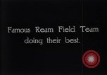 Standbild Flying Team führt Kunstflug auf Luft Memorial Day Hollywood California De Mille Field USA, 1919, aus Sekunde 6 historischem Filmmaterial Videoclip 65675034845