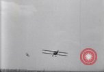 Standbild Flying Team führt Kunstflug auf Luft Memorial Day Hollywood California De Mille Field USA, 1919, aus Sekunde 9 historischem Filmmaterial Videoclip 65675034845