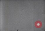 Standbild Flying Team führt Kunstflug auf Luft Memorial Day Hollywood California De Mille Field USA, 1919, aus Sekunde 19 historischem Filmmaterial Videoclip 65675034845