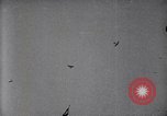 Standbild Flying Team führt Kunstflug auf Luft Memorial Day Hollywood California De Mille Field USA, 1919, aus Sekunde 21 historischem Filmmaterial Videoclip 65675034845