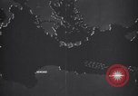 Image Convoi britannique en vertu de l'attaque de l'air Alexandrie Égypte, 1942, de la seconde 11 séquences d'archives historiques vidéo 65675034860