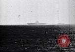 Image Convoi britannique en vertu de l'attaque de l'air Alexandrie Égypte, 1942, de la seconde 33 séquences d'archives historiques vidéo 65675034860