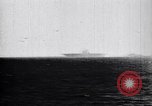 Image Convoi britannique en vertu de l'attaque de l'air Alexandrie Égypte, 1942, de la seconde 35 séquences d'archives historiques vidéo 65675034860