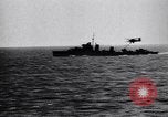 Image Convoi britannique en vertu de l'attaque de l'air Alexandrie Égypte, 1942, de la seconde 40 séquences d'archives historiques vidéo 65675034860