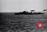 Image Convoi britannique en vertu de l'attaque de l'air Alexandrie Égypte, 1942, de la seconde 41 séquences d'archives historiques vidéo 65675034860