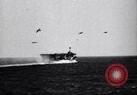 Image Convoi britannique en vertu de l'attaque de l'air Alexandrie Égypte, 1942, de la seconde 43 séquences d'archives historiques vidéo 65675034860