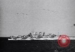 Image Convoi britannique en vertu de l'attaque de l'air Alexandrie Égypte, 1942, de la seconde 47 séquences d'archives historiques vidéo 65675034860