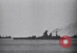 Image Convoi britannique en vertu de l'attaque de l'air Alexandrie Égypte, 1942, de la seconde 51 séquences d'archives historiques vidéo 65675034860