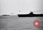 Image Convoi britannique en vertu de l'attaque de l'air Alexandrie Égypte, 1942, de la seconde 55 séquences d'archives historiques vidéo 65675034860