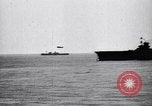 Image Convoi britannique en vertu de l'attaque de l'air Alexandrie Égypte, 1942, de la seconde 56 séquences d'archives historiques vidéo 65675034860