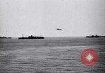 Image Convoi britannique en vertu de l'attaque de l'air Alexandrie Égypte, 1942, de la seconde 59 séquences d'archives historiques vidéo 65675034860