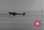 Standbild P-38 Flugzeuge zurück und Land Algerien Nordafrika, 1943, aus Sekunde 45 historischem Filmmaterial Videoclip 65675034875