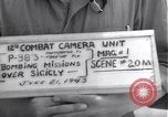 Standbild P-38 Flugzeuge fliegen die in Formationen Algerien Nordafrika, 1943, aus Sekunde 3 historischem Filmmaterial Videoclip 65675034876