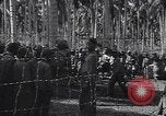 Standbild japanischen Gefangenen hinter Stacheldraht Gehäuse Guadalcanal Salomonen, 1942, aus Sekunde 4 historischem Filmmaterial Videoclip 65675034877