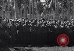 Standbild japanischen Gefangenen hinter Stacheldraht Gehäuse Guadalcanal Salomonen, 1942, aus Sekunde 9 historischem Filmmaterial Videoclip 65675034877