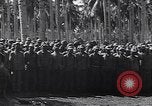 Standbild japanischen Gefangenen hinter Stacheldraht Gehäuse Guadalcanal Salomonen, 1942, aus Sekunde 11 historischem Filmmaterial Videoclip 65675034877