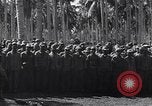Standbild japanischen Gefangenen hinter Stacheldraht Gehäuse Guadalcanal Salomonen, 1942, aus Sekunde 15 historischem Filmmaterial Videoclip 65675034877