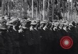 Standbild japanischen Gefangenen hinter Stacheldraht Gehäuse Guadalcanal Salomonen, 1942, aus Sekunde 20 historischem Filmmaterial Videoclip 65675034877